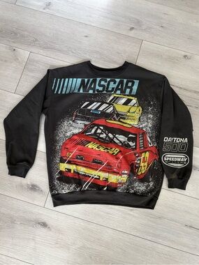 Vintage Nascar Black Crewneck Sweatshirt Daytona 500 Race Car Graphic